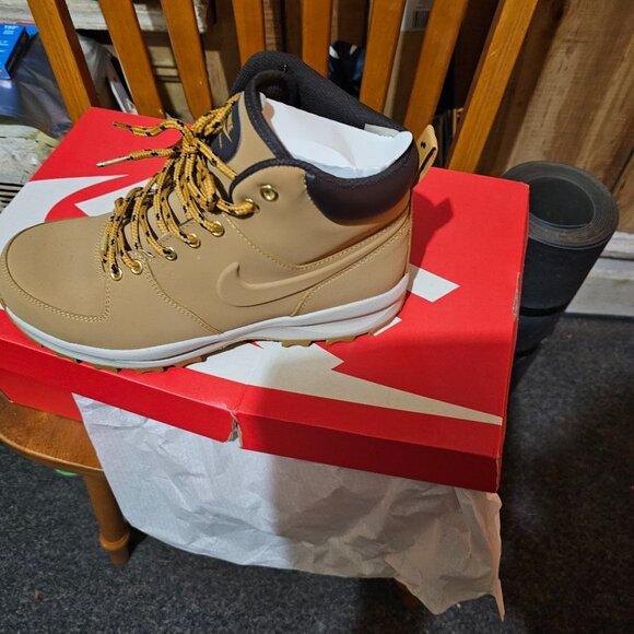 Nike bootd - Picture 1 of 1